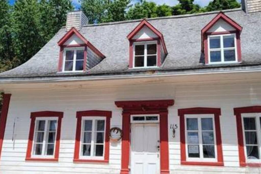 Om Chalet 1 Avec Spa Face Au Fleuve Saint-Jean Buitenkant foto